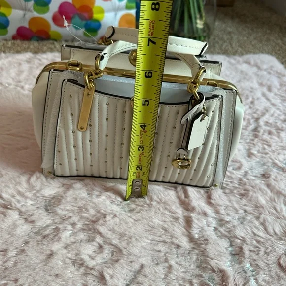 “SOLD” Coach dreamer 21 kisslock - Picture 6 of 8